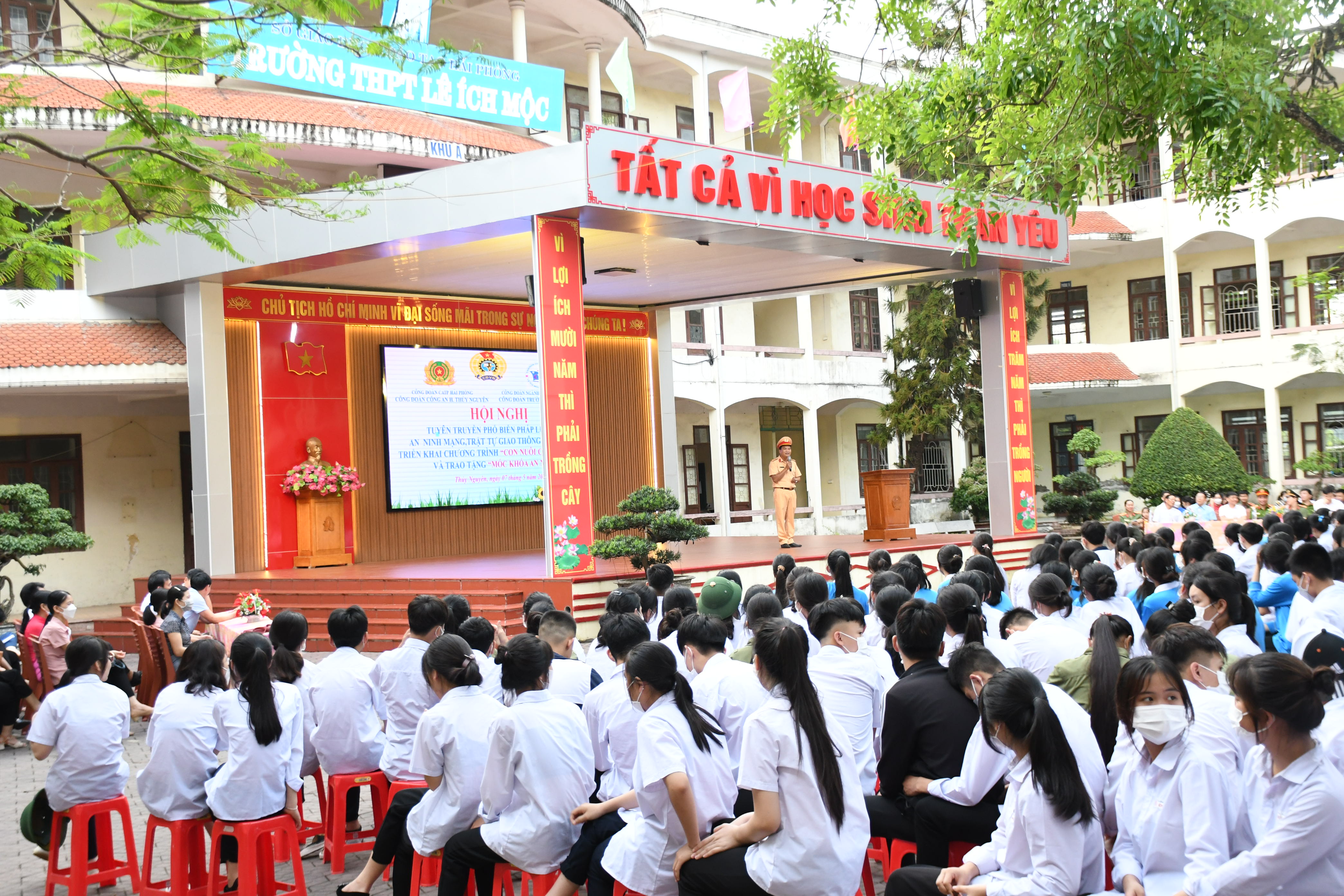 Lập 13 biên bản xử lý học sinh, sinh viên vi phạm quy định về trật tự an toàn giao thông